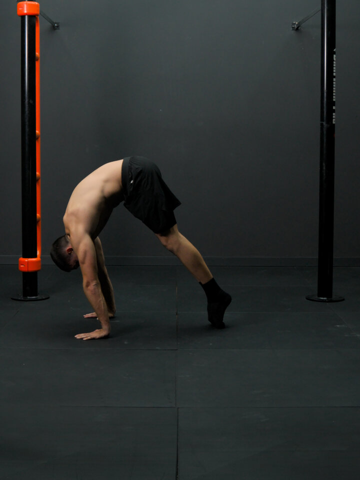 Push-ups to pike position