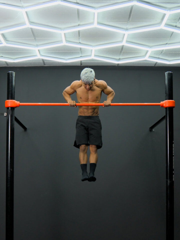 Muscle up to front lever