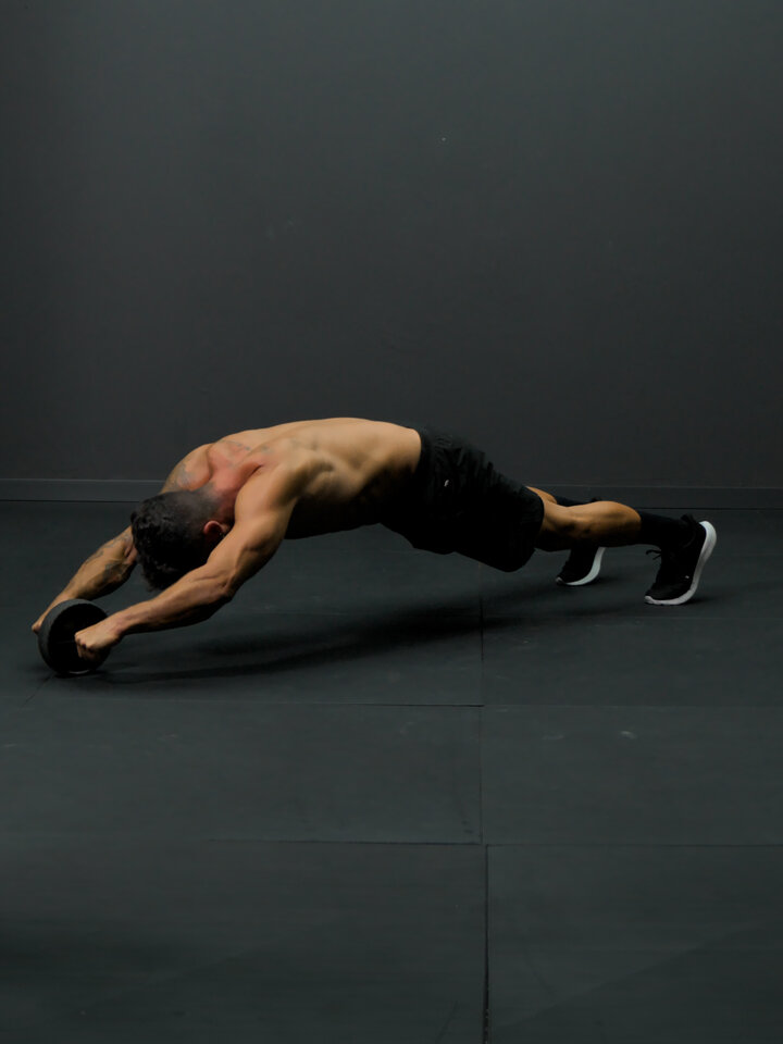 Foot standing ab wheel