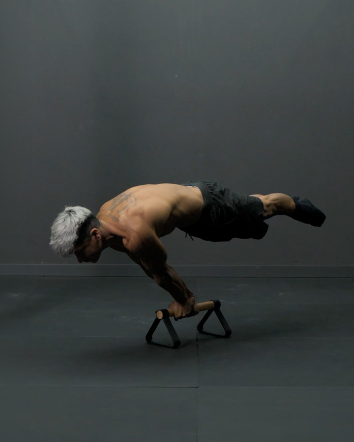Full Planche Hexe