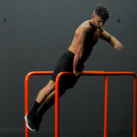 One arm isometric dips