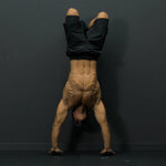 Flexiones a pino asistidas explosivas