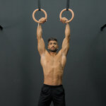 False grip hang with stretched arms