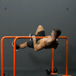 Front lever pull ups a 1 gamba assistito alle parallele