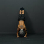 Extensions de triceps contre le mur