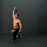 Walking lunges with kettlebell