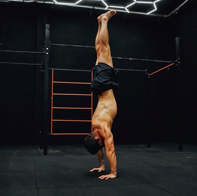 Handstand de força (clusters)
